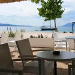 By The Sea With Pool דירה