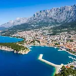 By The Sea With Pool דירה