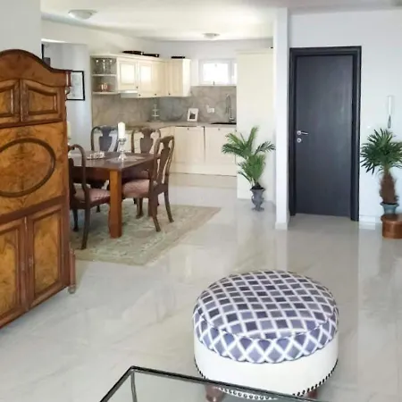 By The Sea With Pool *