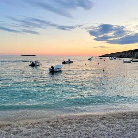 By The Sea With Pool Apartamento Makarska