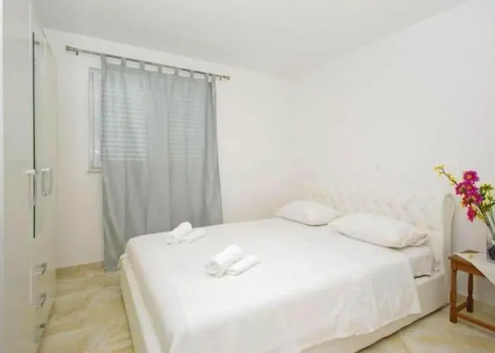 By The Sea With Pool Apartment *