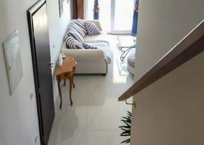 By The Sea With Pool Apartment