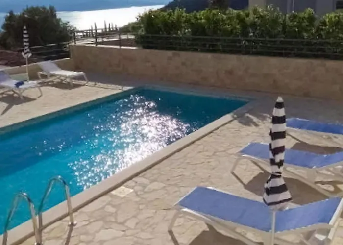 By The Sea With Pool Apartment *