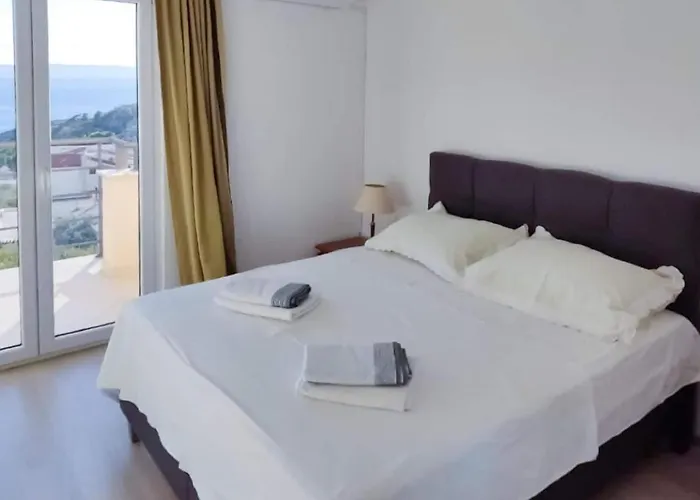 By The Sea With Pool * Makarska