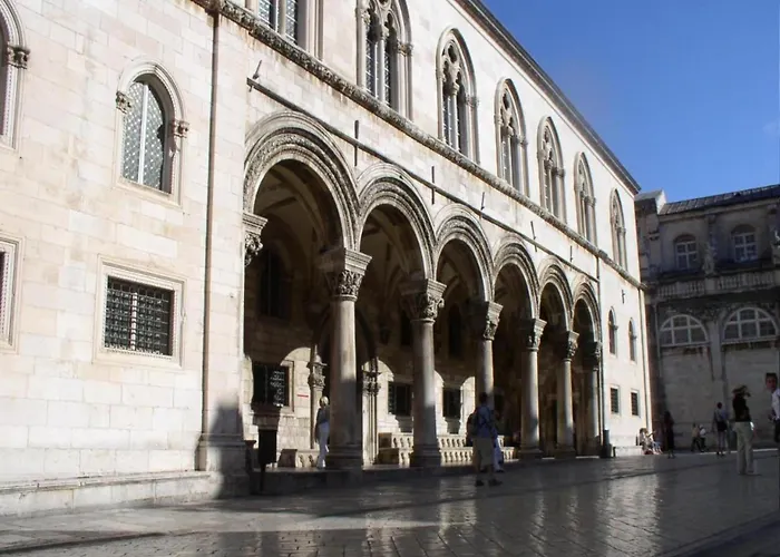 By The Sea With Pool *