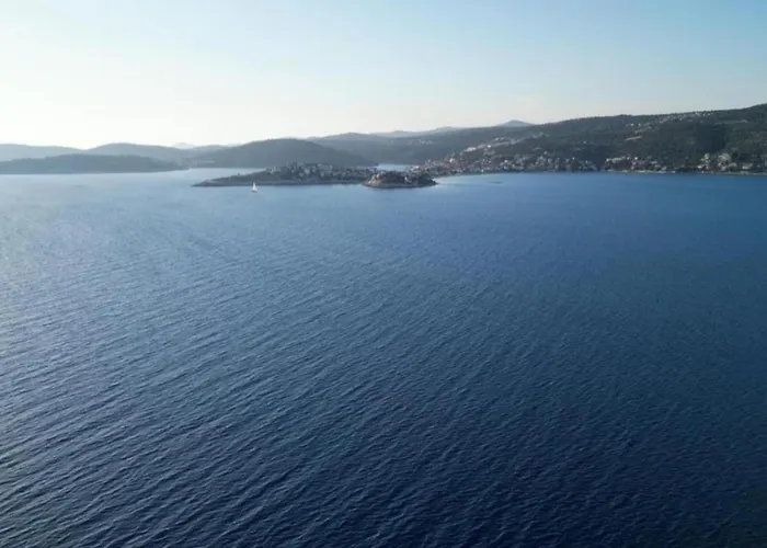 By The Sea With Pool Apartment *