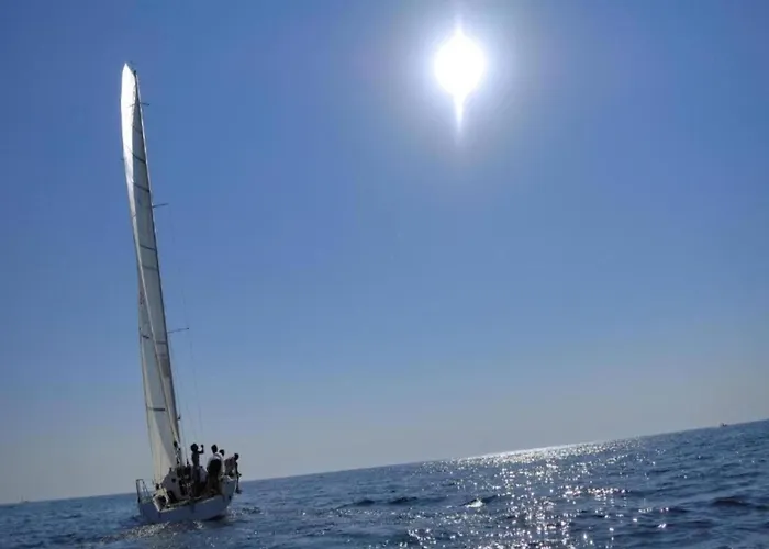 By The Sea With Pool Apartment