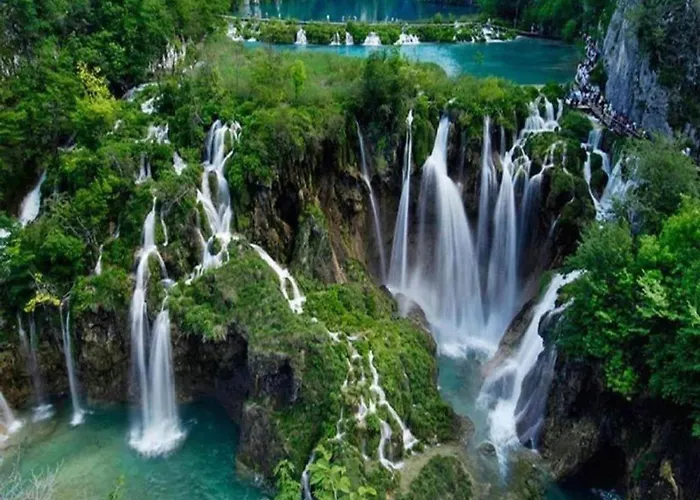 Apartment By The Sea With Pool