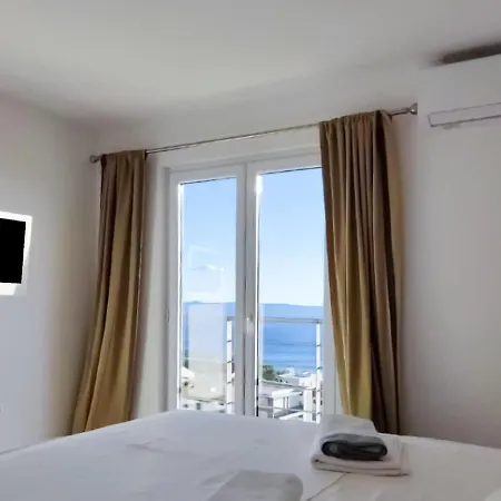 By The Sea With Pool