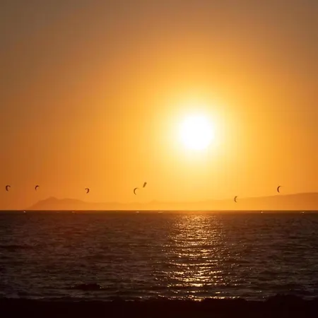 Appartement By The Sea With Pool